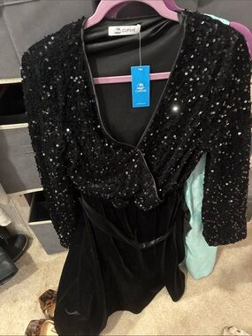 Cupshe Black Sequin Velvet Wrap Dress